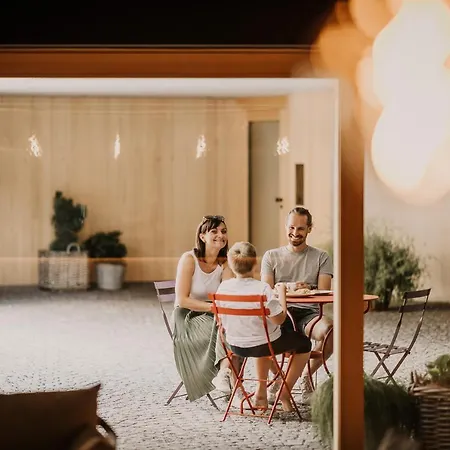 Ξενοδοχείο με διαμερίσματα Tempel 74 4*